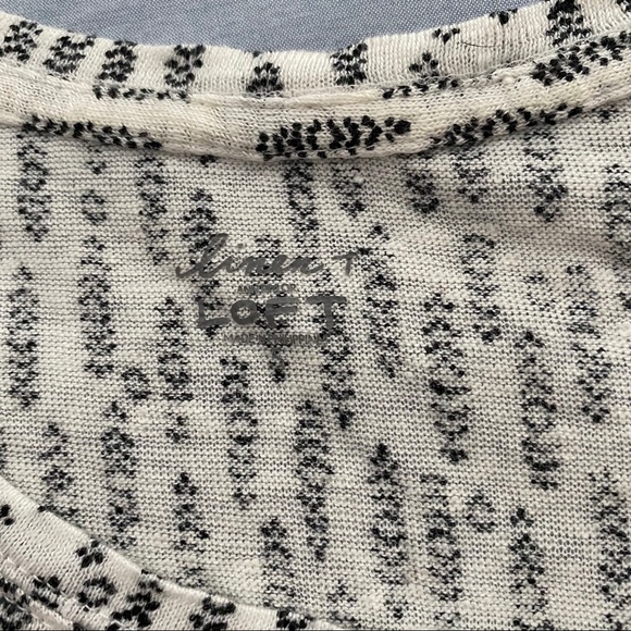 LOFT Top/T-shirt - Picture 2 of 3